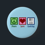 Niedlicher Koch Peace Liebe Kochen Utensitäten Button<br><div class="desc">Peace Liebe Cooking. Ein niedliches Koch-Geschenk für eine Mahlzeit Köchin mit einem Friedenszeichen,  Herz und Kochutensilien wie Spatel und Weiße.</div>