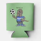 Niedlicher Komodo-Drache beim Fußballspielen Carto Dosenkühler (Vorderseite)