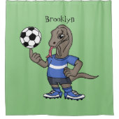 Niedlicher Komodo-Drache beim Fußballspielen Carto Duschvorhang (Vorderseite)