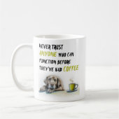 Niedlicher Labrador-Kaffeesüchtiger Kaffeetasse (Links)