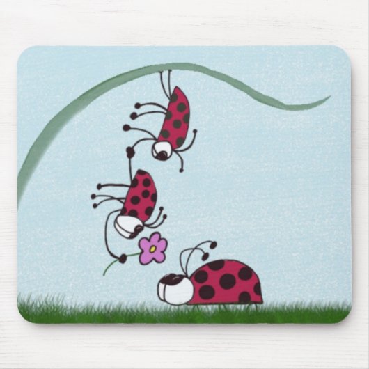 Niedlicher Ladybug, der seine Liebe zeichnet Mousepad (Vorne)