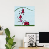 Niedlicher Ladybug, der seine Liebe zeichnet Poster (Heimbüro)