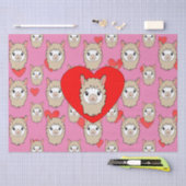 Niedlicher Lama-Kopf und rotes Herz rosa Hintergru Seidenpapier (Handwerk)