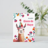 Niedlicher Lama mit Fuchsia Blume Happy Cinco de M Postkarte (Stehend Vorderseite)