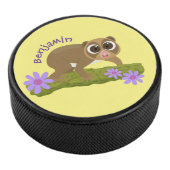 Niedlicher, langsamer Lorbeer auf Zweig-Cartoon Eishockey Puck (3/4)