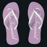 Niedlicher Lavendel lila Hochzeitskippe Badesandalen<br><div class="desc">Niedlicher Lavendel lila Hochzeitsflip Flops für Brautmädchen. Benutzerdefinierte Hintergrund- und Gurtfarbe mit Namen oder Monogramm-Initialen optional. Moderne Keilsandalen mit stylischer Schriftzeichen-Typografie. Elegantes Gastgeschenk für Hochzeit, Hochzeit, Brautparty, Verlobung, Jubiläum, Grillen, Bachelorette, Bachelor, Mädchenwochenende, etc. Machen Sie Ihr eigenes klassisches Flipflops-Set für Braut und Bräutigam, Brautmädchen, Blume, Brautmutter, Trauzeuge, Teambride, Braut, Braut...</div>