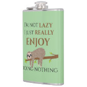 Niedlicher Lazy Sloth, der auf Baumwoll-Funny-Text Flachmann (Links)