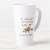Niedlicher Lazy Sloth, der auf Baumwoll-Funny-Text Milchtasse (Rechte Ecke)
