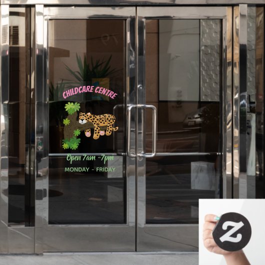 Niedlicher Leopardenschlaf in Cartoon-Abbildung Fensteraufkleber (Büro Tür)