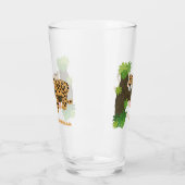 Niedlicher Leopardenschlaf in Cartoon-Abbildung Glas (Links)