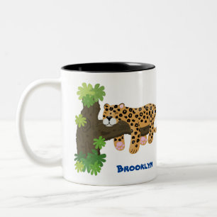Niedlicher Leopardenschlaf in Cartoon-Abbildung Zweifarbige Tasse