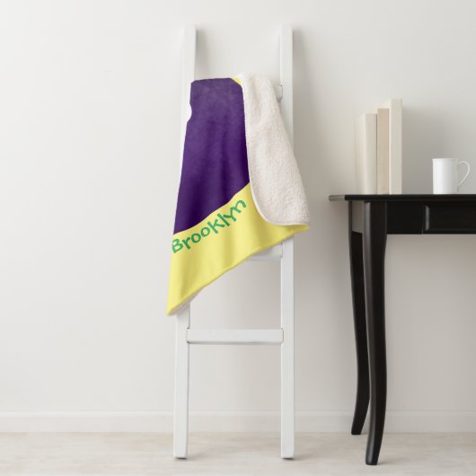 Niedlicher, lila Feigenfrucht-Cartoon Sherpadecke (Beispiel)