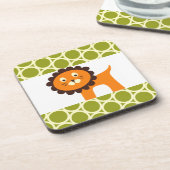 Niedlicher Löwe auf grünen Muster-Geschenken für Untersetzer (Linke Seite)
