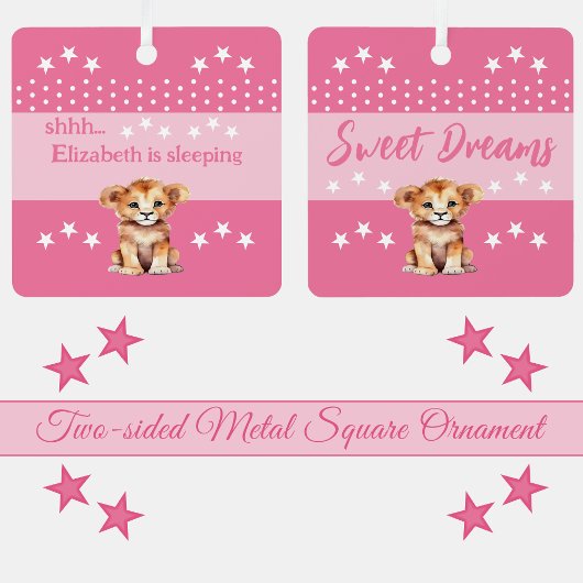 Niedlicher Löwe, der den Namen hinzufügt, schläft Ornament Aus Metall