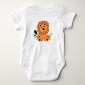 Niedlicher Löwe im Gras mit Ladybug-Babykarosserie Baby Strampler (Rückseite)