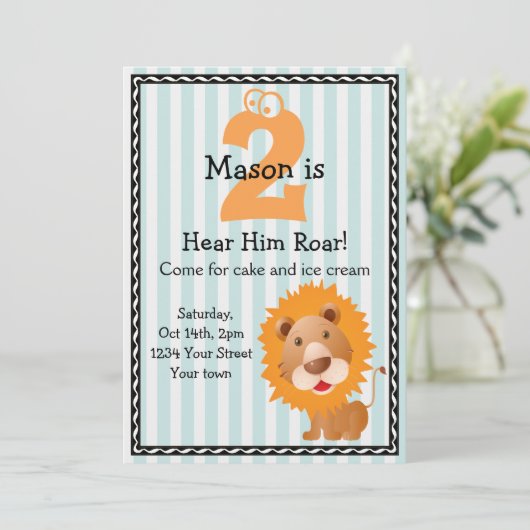 Niedlicher Löwenjunge zum Geburtstag Einladung (Stehend Vorderseite)
