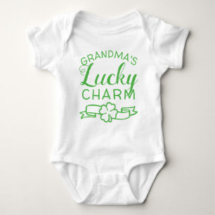 Niedlicher Lucky Charm IHRER NAME Family Baby Strampler