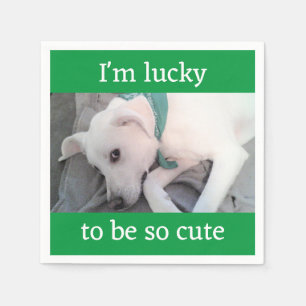 Niedlicher Lucky White Dog mit grünem Scarf Napkin Serviette