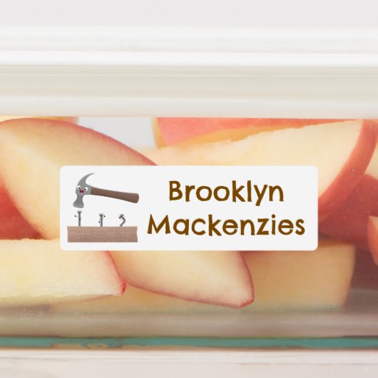 Niedlicher, lustiger Hammer und Nägel Cartoon pers Etiketten (Befestigt)