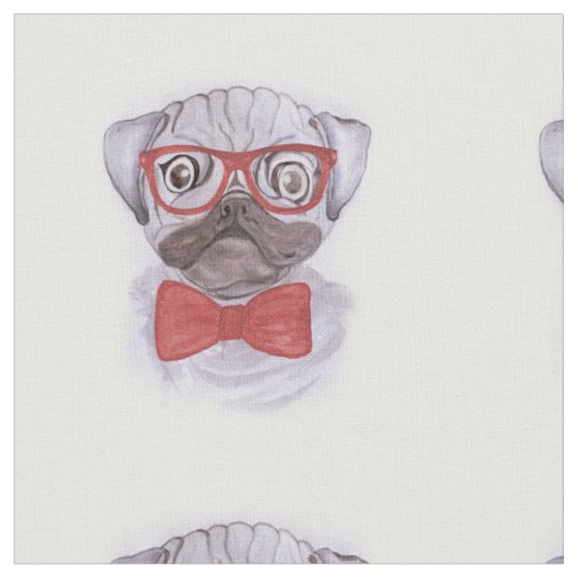Niedlicher, lustiger Mops mit roter Brille und Bog Stoff (Nahaufnahme)