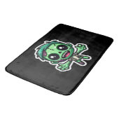 Niedlicher, lustiger Zombie Badematte (Schrägansicht)