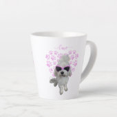 Niedlicher maltesischer Hund mit rosa Sonnenbrille Milchtasse (Rechte Ecke)