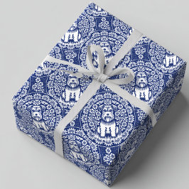 Niedlicher Miniaturschnauzer im Blumengarten Geschenkpapier