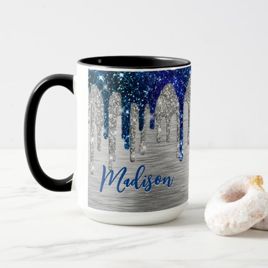 Niedlicher moderner Blue Glitzer Tropfen monogramm Tasse (Mit Donut)