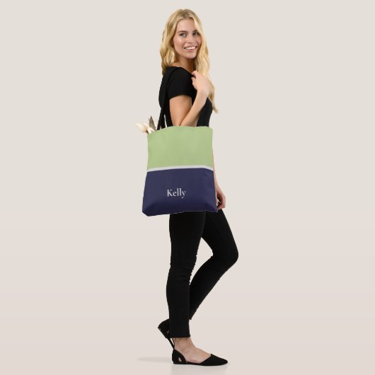 Niedlicher, moderner Blue Green Monogram Name Tasche (Am Model)