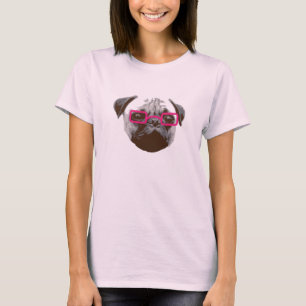 Niedlicher Mops-Hipster mit rosa Gläsern T-Shirt
