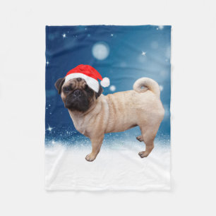 Niedlicher Mops Hund Weihnachten Weihnachtsmannmüt Fleecedecke
