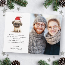 Niedlicher Mops in der Weihnachtsmannmütze Frohe W