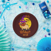Niedlicher Mops mit Lila Hexenhut Halloween Pappteller (Party)