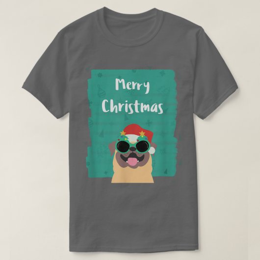 Niedlicher Mops mit Sonnenbrille und Weihnachtsman T-Shirt (Design vorne)