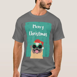 Niedlicher Mops mit Sonnenbrille und Weihnachtsman T-Shirt