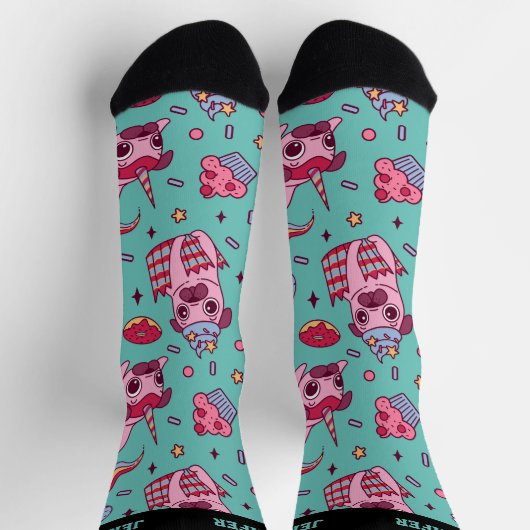 Niedlicher Mops Regenbogen Cupcake Retro Muster Do Socken (Oben)