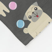 Niedlicher Mops und Balls Muster Personalisierter  Fleecedecke (Ecke)