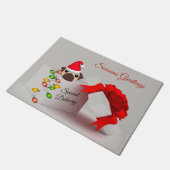 Niedlicher Mops Welpe Weihnachten Türmatte (Schrägansicht)