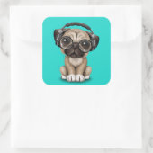 Niedlicher Mops Welpen Tragekopfhörer Quadratischer Aufkleber (Tasche)