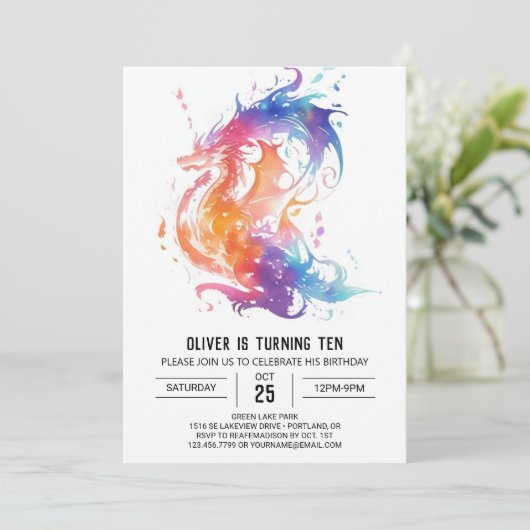 Niedlicher Mythischer Kinderdrache Geburtstag Einladung (Stehend Vorderseite)