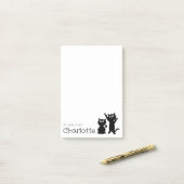 Niedlicher Name der Katze aus schwarzem Cartoon Post-it Klebezettel (Auf Schreibtisch)