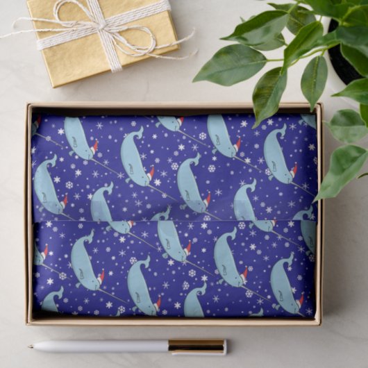 Niedlicher Narwhal in Weihnachtsmannmütze Musterpa Seidenpapier (Geschenk)