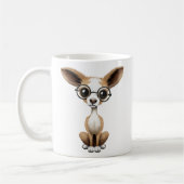 Niedlicher neugieriger Chihuahua-tragende Kaffeetasse (Links)