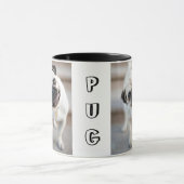 Niedlicher neugieriger Mops-Entwurf Tasse (Zentrum)