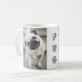 Niedlicher neugieriger Mops-Entwurf Tasse (Vorderseite Links)