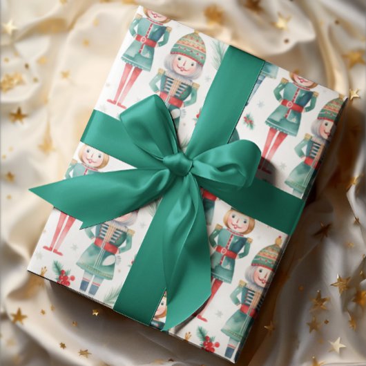 Niedlicher Nutcracker & Weihnachtsgrün Geschenkpapier