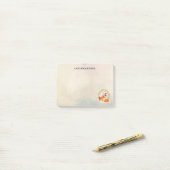 Niedlicher Orange Fox mit einem grünen Kranz und H Post-it Klebezettel (Auf Schreibtisch)