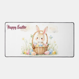 Niedlicher Osterhase im Korb mit farbenfrohen Eier Schreibtischunterlage