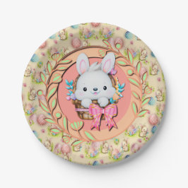 Niedlicher Osterhase im Korb Pappteller