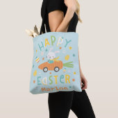 Niedlicher Osterhase mit Karottenwagen Tasche (Von Nahem)